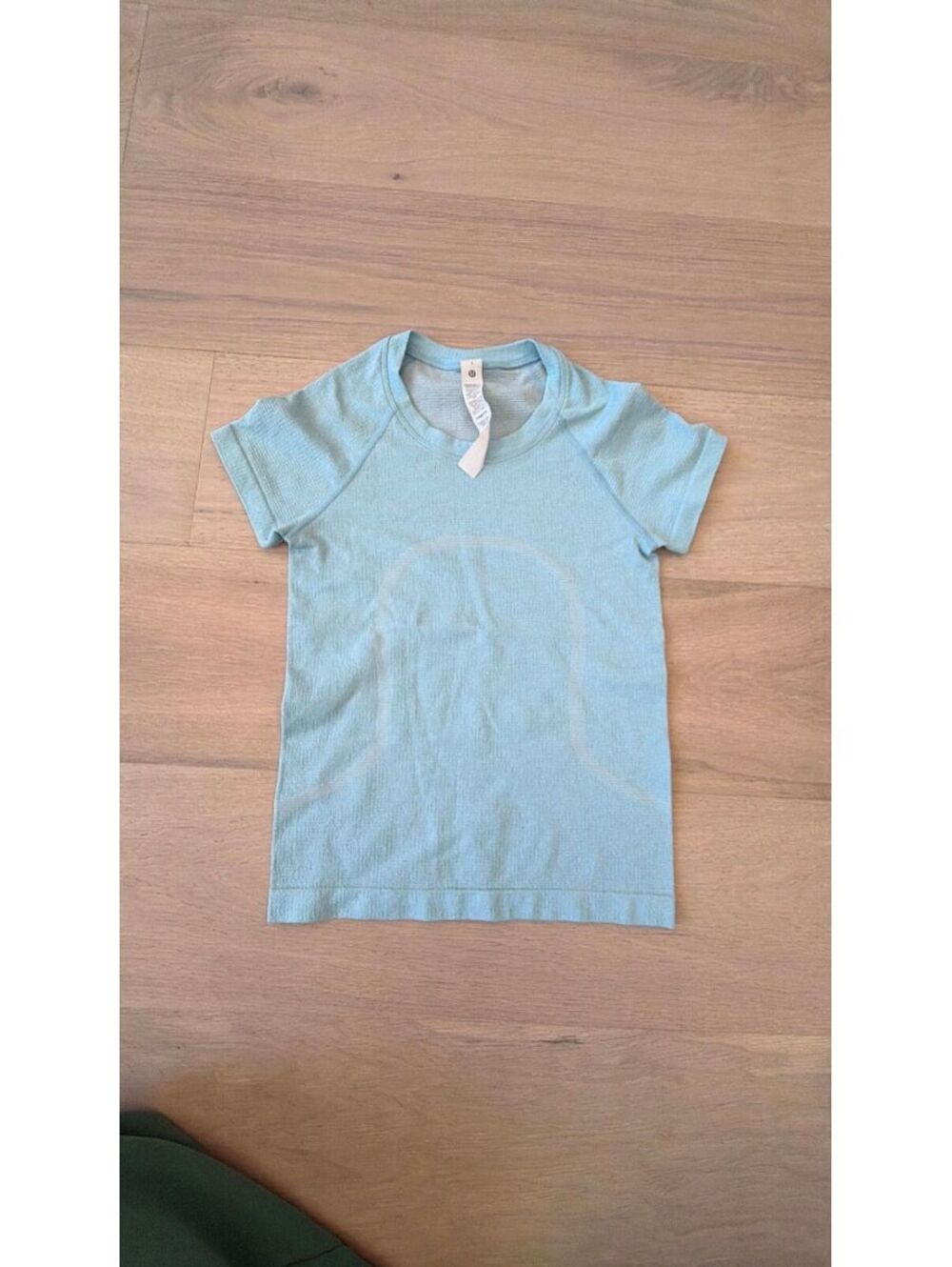 Lululemon Light Blue Sparkle Swiftly Tech Short Sleeve Shirt Size 2